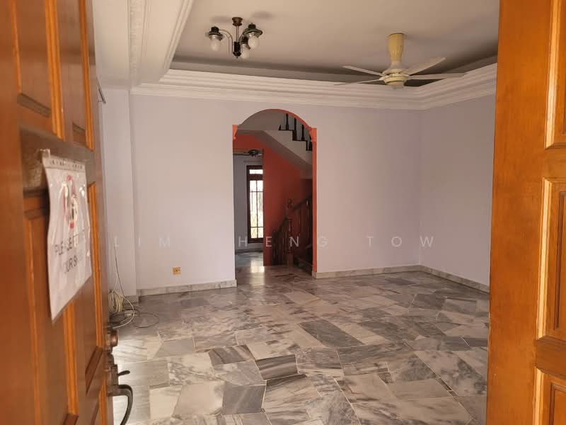 Rumah Teres 2 Tingkat untuk Dijual di Taman Wawasan (Puchong) - Lim Cheng Tow - Living Room - PropertyGuru.com.my