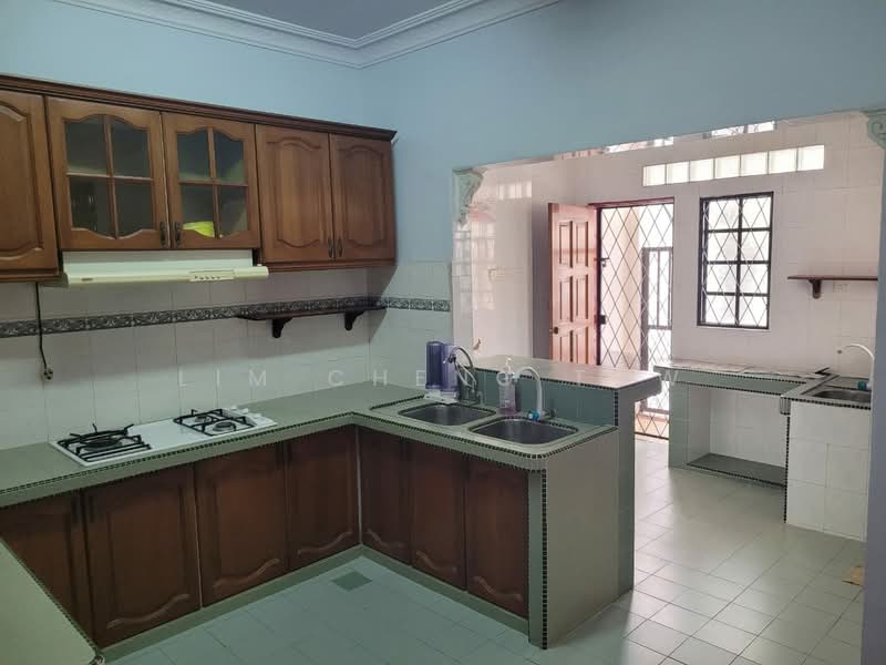 Rumah Teres 2 Tingkat untuk Dijual di Taman Wawasan (Puchong) - Lim Cheng Tow - Kitchen - PropertyGuru.com.my