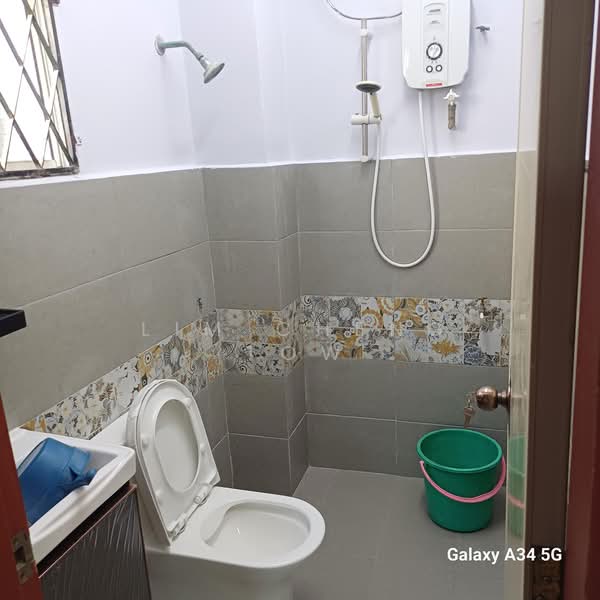 Rumah Teres 2 Tingkat untuk Dijual di Taman Wawasan (Puchong) - Lim Cheng Tow - Bathroom - PropertyGuru.com.my