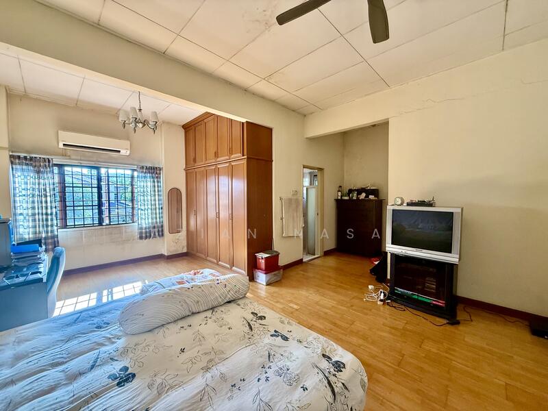 Corner Jalan Kubah, Bukit Jelutong untuk Untuk Dijual - RM 1,350,000, Mac 2026 - Master Bedroom - PropertyGuru.com.my