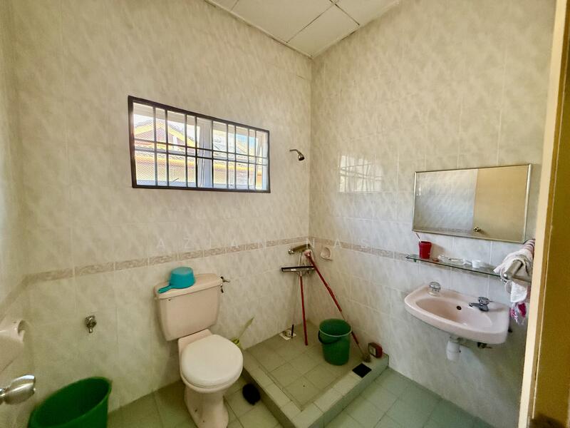 Corner Jalan Kubah, Bukit Jelutong untuk Untuk Dijual - RM 1,350,000, Mac 2026 - Bathroom - PropertyGuru.com.my
