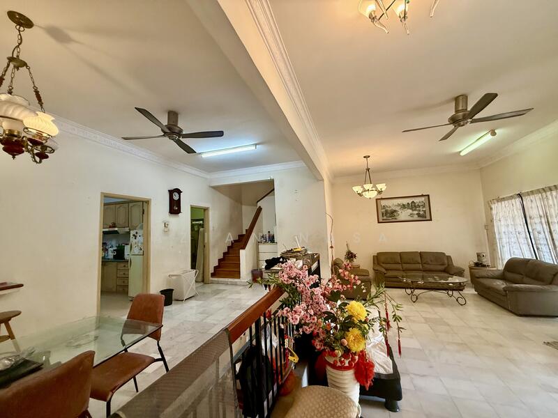 Corner Jalan Kubah, Bukit Jelutong untuk Untuk Dijual - RM 1,350,000, Mac 2026 - Living Area - PropertyGuru.com.my