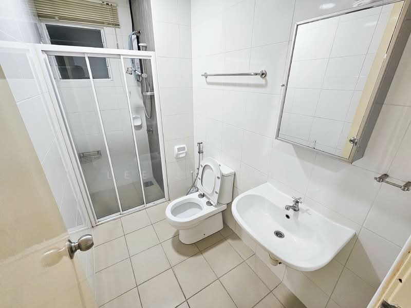 Kondominium untuk Dijual di Subang Parkhomes - Lee Jo Surf - Bathroom - PropertyGuru.com.my