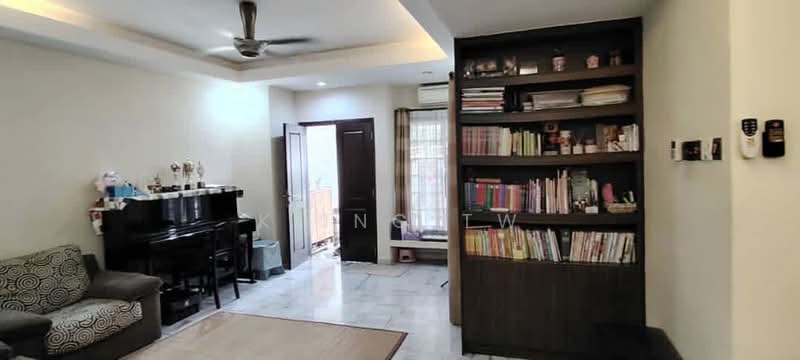 Rumah Teres 2-Tingkat untuk Dijual di Bandar Sri Damansara (Selangor) - Kiing TW - Living Room - PropertyGuru.com.my