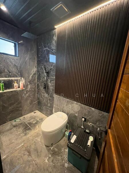 Shop for Sale in Sekama (Kuching) - Alfred Chua - Bathroom - PropertyGuru.com.my