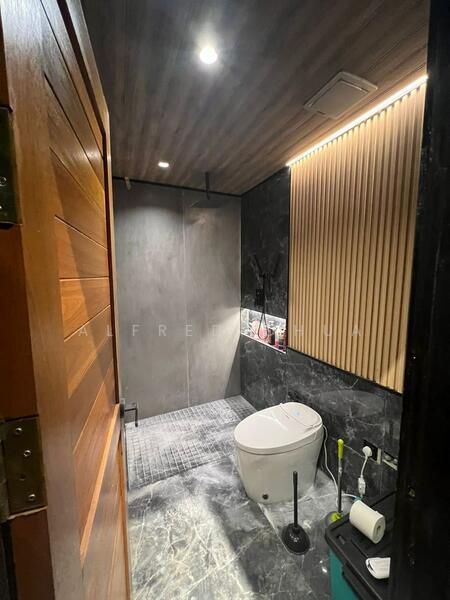 Shop for Sale in Sekama (Kuching) - Alfred Chua - Bathroom - PropertyGuru.com.my