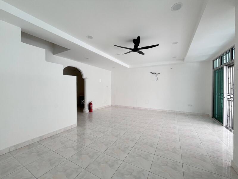 2-storey Terraced House for Sale in Taman Seri Orkid (Skudai) - Karl Ho - Living Room - PropertyGuru.com.my