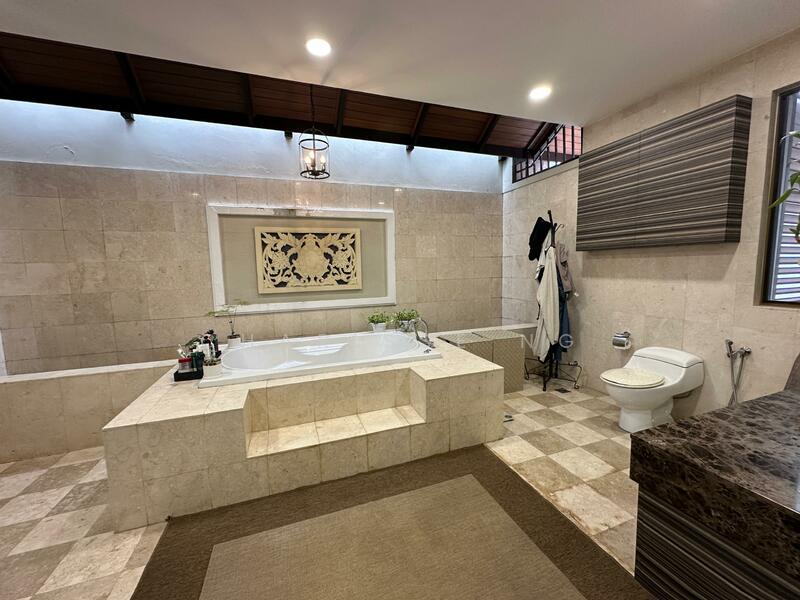 Semi-Detached House for Sale in Duta Tropika (Batu) - Charisse Ng - Bathroom - PropertyGuru.com.my