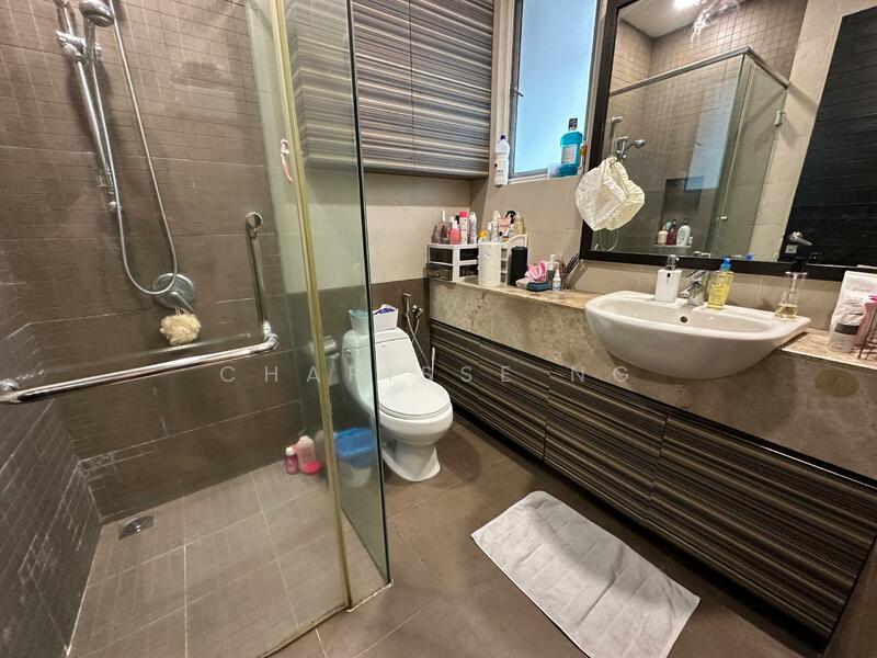 Semi-Detached House for Sale in Duta Tropika (Batu) - Charisse Ng - Bathroom - PropertyGuru.com.my