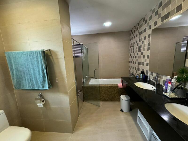Semi-Detached House for Sale in Riverview Kemensah (Melawati) - Brandon . - Bathroom - PropertyGuru.com.my