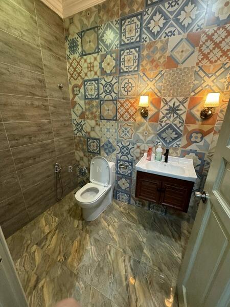 Semi-Detached House for Sale in Riverview Kemensah (Melawati) - Brandon . - Bathroom - PropertyGuru.com.my