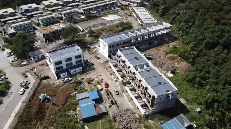 Townhouse for Sale in Siburan (Kuching) - Leslie Loi - Exterior - PropertyGuru.com.my