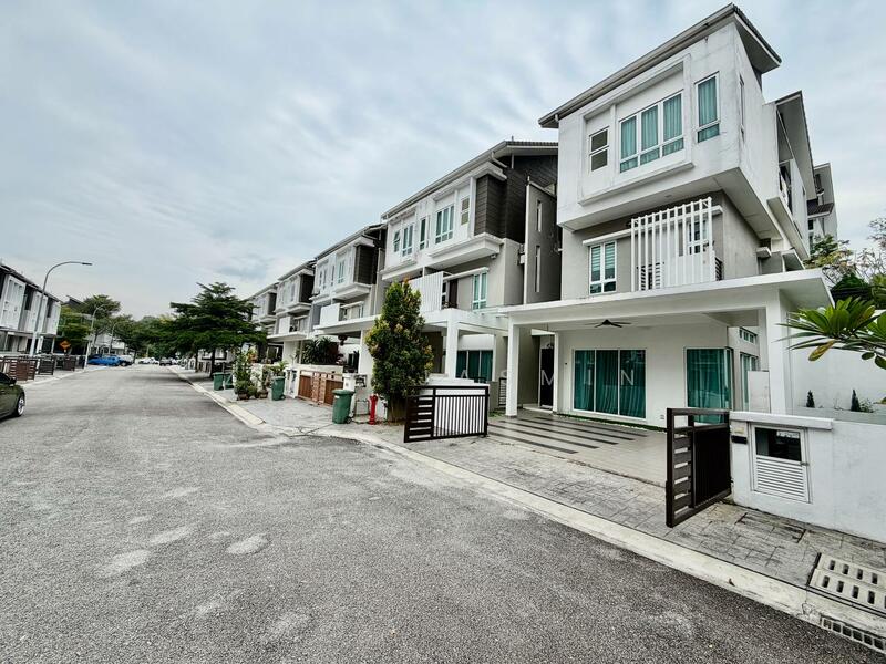Untuk Dijual - Tiara South