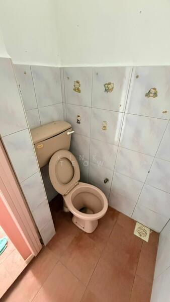 Taman Ungku Tun Aminah untuk Untuk Dijual - RM 560,000, Mac 2026 - Bathroom - PropertyGuru.com.my