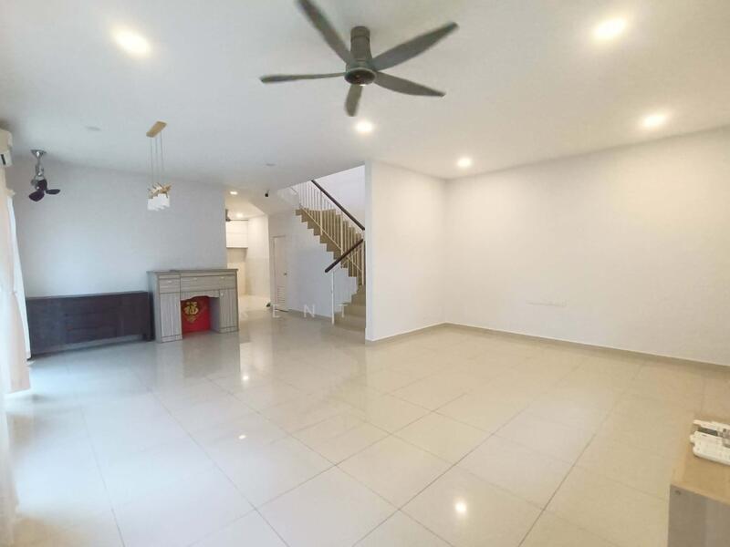 Cluster House for Sale in Skudai (Johor) - Kent Loi - Living Room - PropertyGuru.com.my