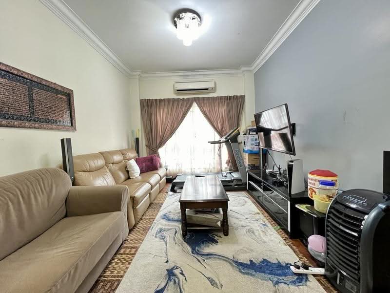 Rumah Berkembar untuk Dijual di Kota Damansara (Selangor) - Azian Nasa - Living Room - PropertyGuru.com.my