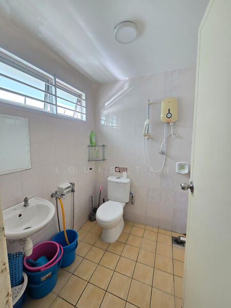 2-storey Terraced House for Sale in Bandar Jaya Putra (Johor Bahru) - Louis Tan - Bathroom - PropertyGuru.com.my