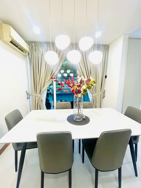 Rumah Teres 4 Tingkat untuk Dijual di Ulu Kelang (Kuala Lumpur) - Sam Jamal - Dining Room - PropertyGuru.com.my