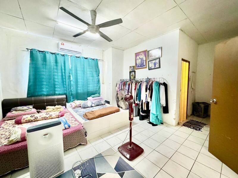 2-storey Terraced House for Sale in Taman Cheras Prima (Kajang) - Izzat Zamros - Bedroom - PropertyGuru.com.my