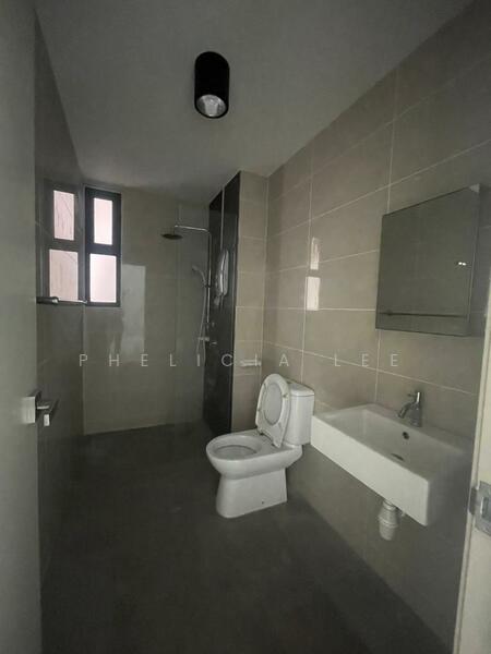 The Raffles Suites untuk Untuk Disewa - RM 2,100 /bulan, Feb 2026 - Bathroom - PropertyGuru.com.my