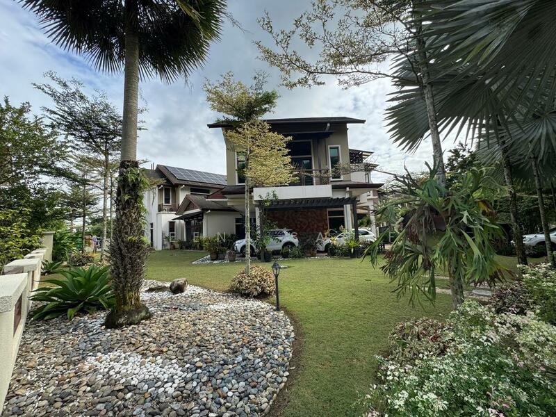 Semi-Detached House for Sale in Shah Alam (Selangor) - Reena Sarif - Exterior - PropertyGuru.com.my