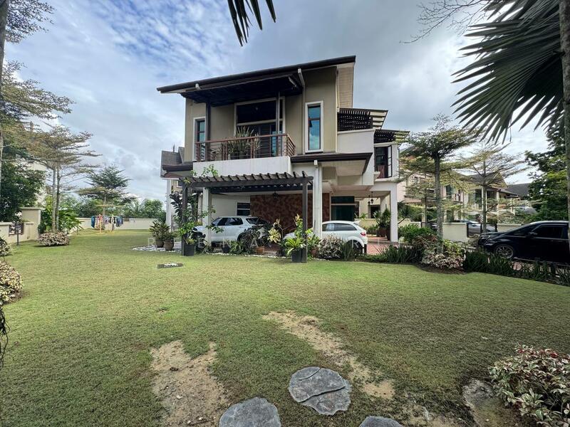 Semi-Detached House for Sale in Shah Alam (Selangor) - Reena Sarif - Exterior - PropertyGuru.com.my
