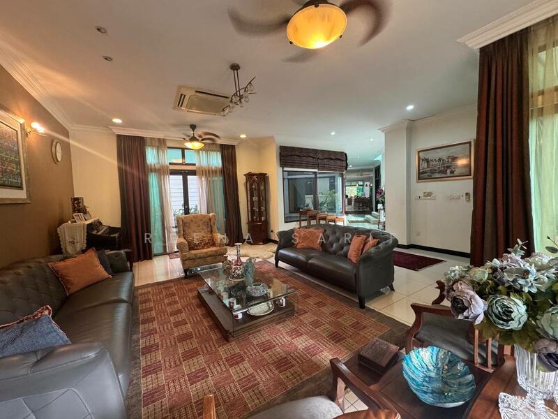 Semi-Detached House for Sale in Shah Alam (Selangor) - Reena Sarif - Living Room - PropertyGuru.com.my
