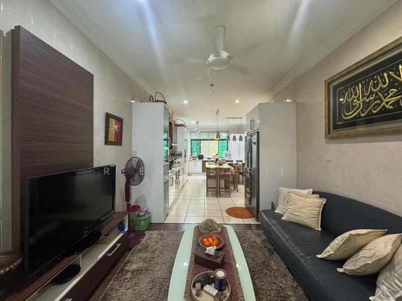 Semi-Detached House for Sale in Shah Alam (Selangor) - Reena Sarif - Living Room - PropertyGuru.com.my