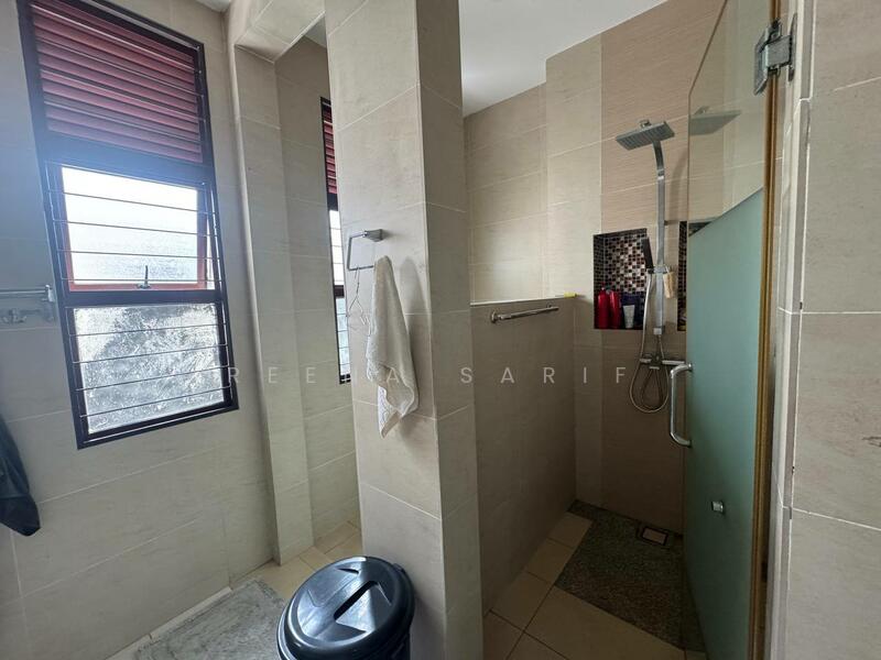 Semi-Detached House for Sale in Shah Alam (Selangor) - Reena Sarif - Bathroom - PropertyGuru.com.my