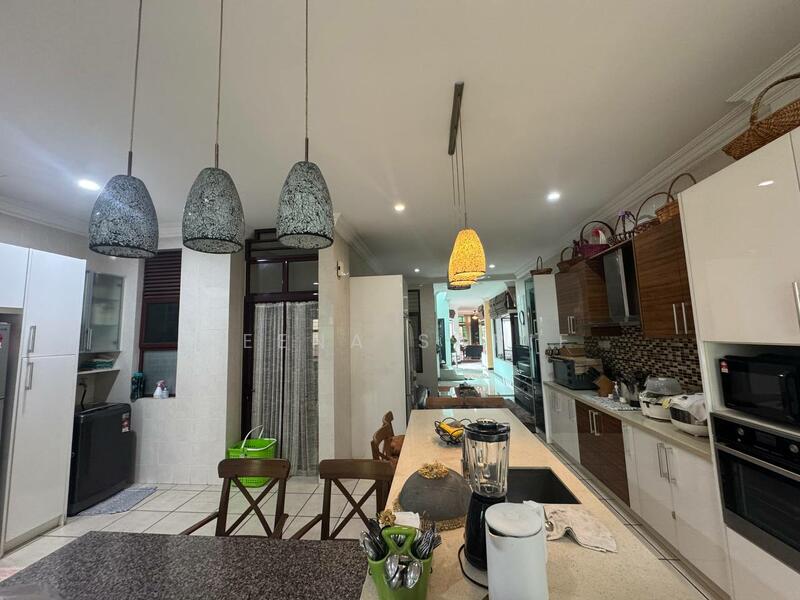 Semi-Detached House for Sale in Shah Alam (Selangor) - Reena Sarif - Kitchen - PropertyGuru.com.my