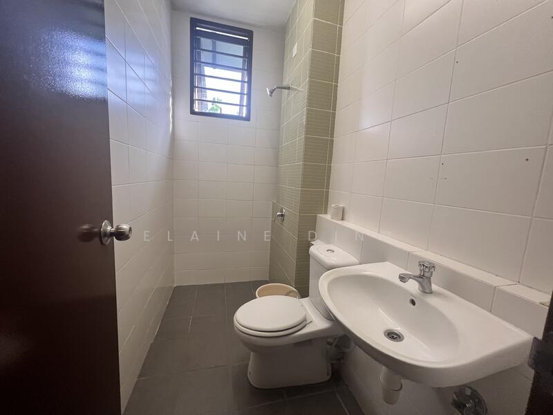 Semi-Detached House for Sale in Semenyih (Selangor) - Elaine Ding - Bathroom - PropertyGuru.com.my