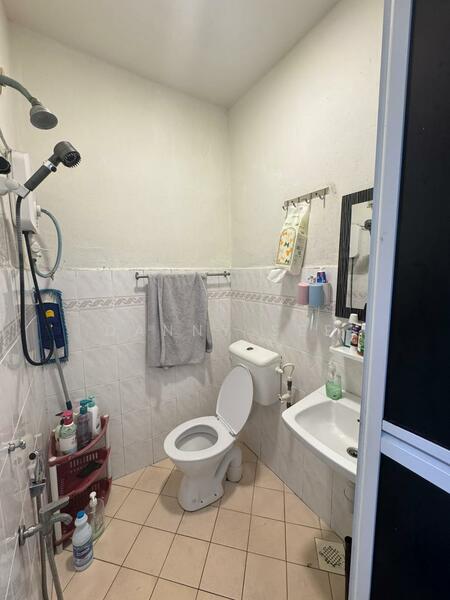 1-storey Terraced House for Sale in Taman Gunung Pulai (Kulai) - Danny See - Bathroom - PropertyGuru.com.my