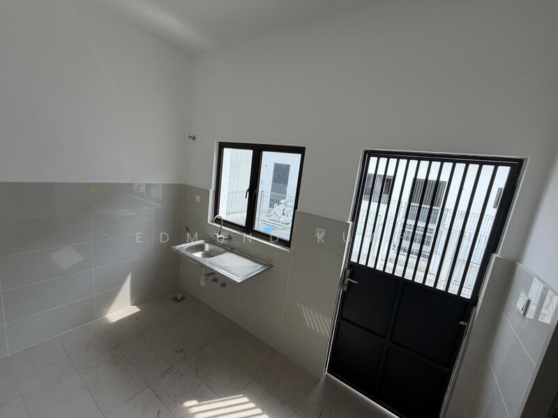 2-storey Terraced House for Sale in Alam Nusantara (Setia Alam) - Edmund Kuah - Kitchen - PropertyGuru.com.my