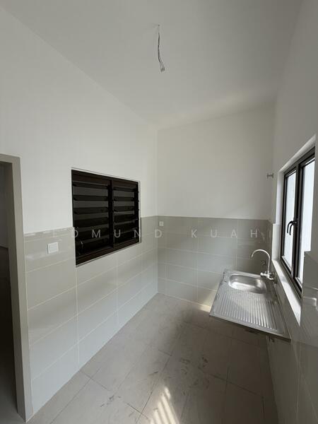 2-storey Terraced House for Sale in Alam Nusantara (Setia Alam) - Edmund Kuah - Kitchen - PropertyGuru.com.my
