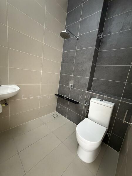 2-storey Terraced House for Sale in Alam Nusantara (Setia Alam) - Edmund Kuah - Bathroom - PropertyGuru.com.my