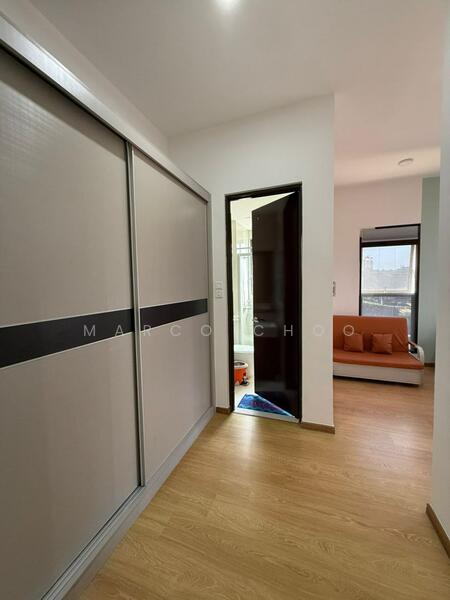 Condominium for Rent at Kings Bay @ Country Garden Danga Bay - Marco Choo - Corridor - PropertyGuru.com.my