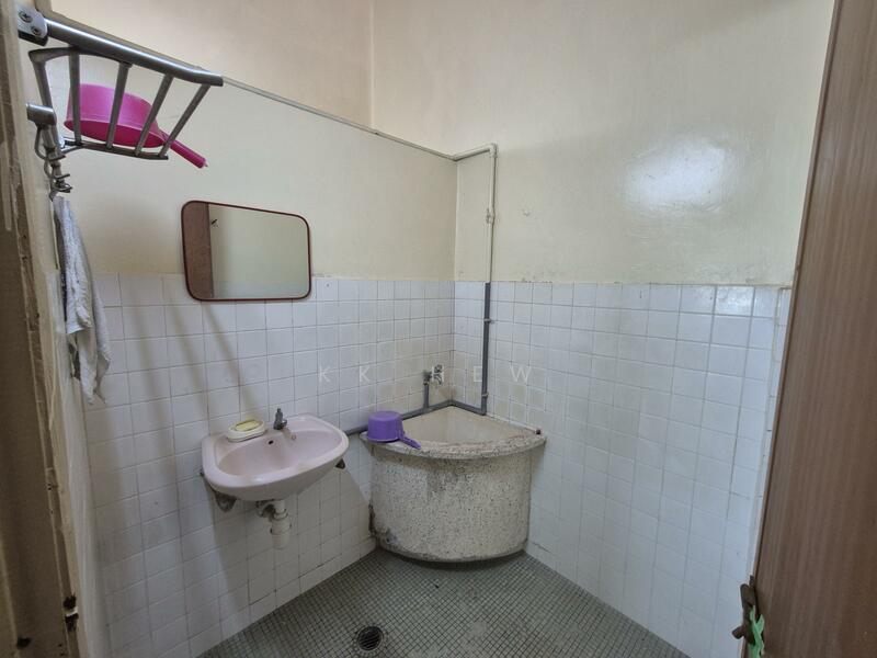 Taman Hiew Piow untuk Untuk Disewa - RM 1,350 /bulan, Feb 2026 - Bathroom - PropertyGuru.com.my