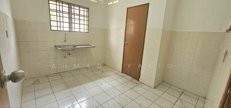 Bungalow for Sale in Bandar Mahkota Banting (Tanjong Duabelas) - Ahmad Syafiq - Kitchen - PropertyGuru.com.my