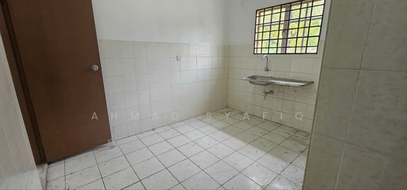 Bungalow for Sale in Bandar Mahkota Banting (Tanjong Duabelas) - Ahmad Syafiq - Kitchen - PropertyGuru.com.my