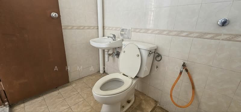 Bungalow for Sale in Bandar Mahkota Banting (Tanjong Duabelas) - Ahmad Syafiq - Bathroom - PropertyGuru.com.my