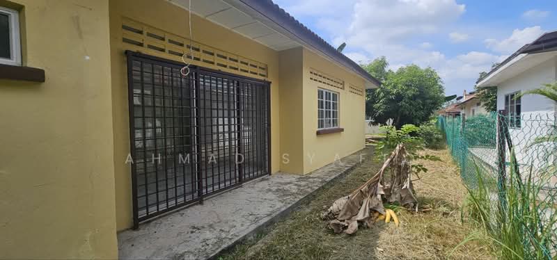 Bungalow for Sale in Bandar Mahkota Banting (Tanjong Duabelas) - Ahmad Syafiq - Exterior - PropertyGuru.com.my