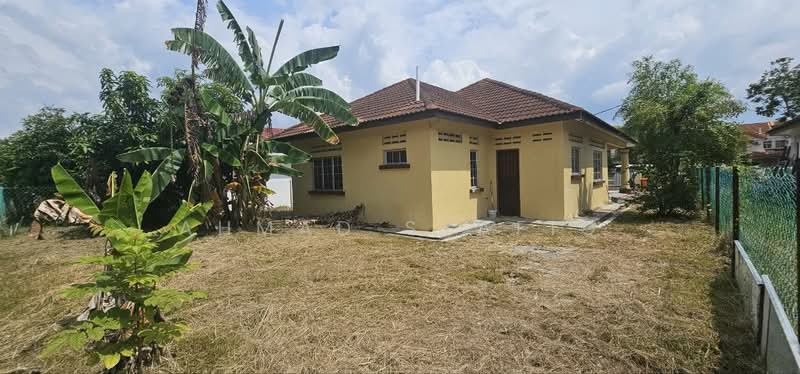 Bungalow for Sale in Bandar Mahkota Banting (Tanjong Duabelas) - Ahmad Syafiq - Exterior - PropertyGuru.com.my