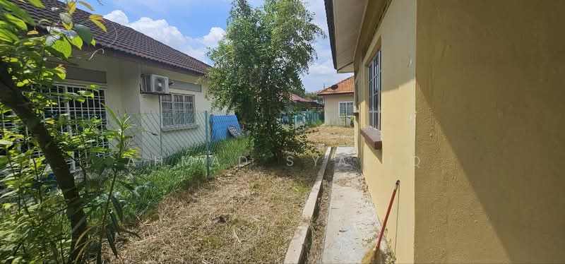 Bungalow for Sale in Bandar Mahkota Banting (Tanjong Duabelas) - Ahmad Syafiq - Exterior - PropertyGuru.com.my