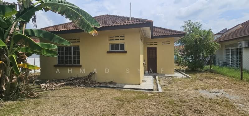 Bungalow for Sale in Bandar Mahkota Banting (Tanjong Duabelas) - Ahmad Syafiq - Exterior - PropertyGuru.com.my