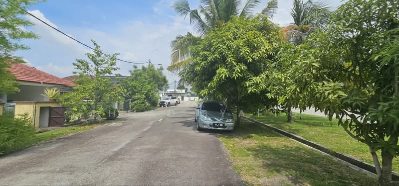 Bungalow for Sale in Bandar Mahkota Banting (Tanjong Duabelas) - Ahmad Syafiq - Exterior - PropertyGuru.com.my