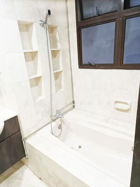 Bungalow for Sale in Pulau Tikus (George Town) - Eiffel Huam - Bathroom - PropertyGuru.com.my