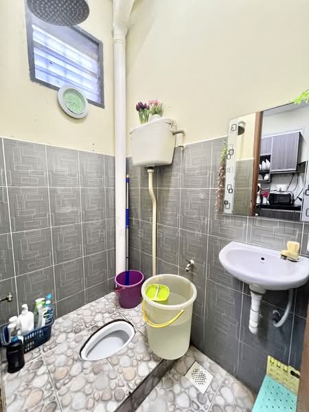 Rumah Teres 2 Tingkat untuk Dijual di Taman Mantau Indah (Rasah) - Rozita Hj Hassan - Bathroom - PropertyGuru.com.my