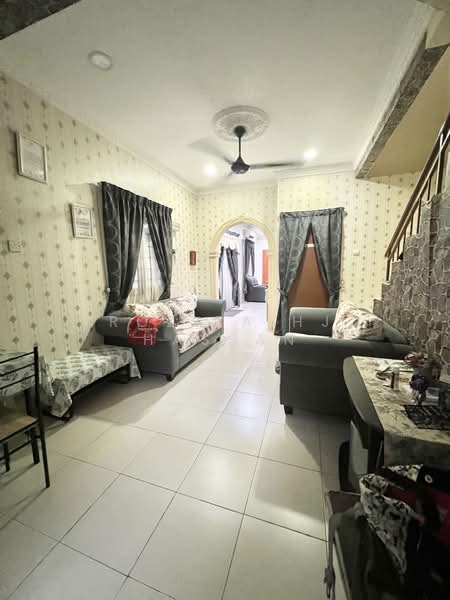 Rumah Teres 2 Tingkat untuk Dijual di Taman Mantau Indah (Rasah) - Rozita Hj Hassan - Living Room - PropertyGuru.com.my