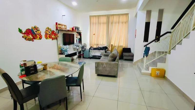 2-storey Terraced House for Sale in Taman Seri Austin (Tebrau) - Samantha Teng - Living Room - PropertyGuru.com.my