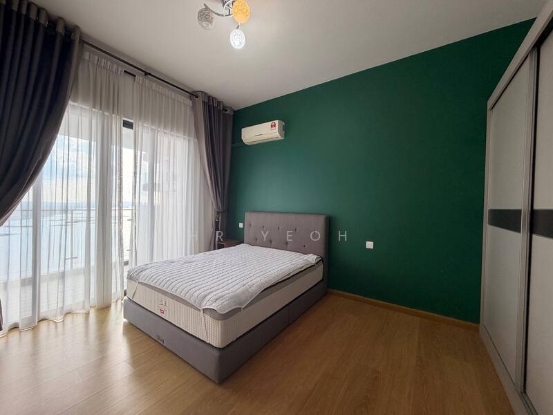 Condominium for Rent at Royal Strand @ Country Garden Danga Bay - HR Yeoh - Bedroom - PropertyGuru.com.my